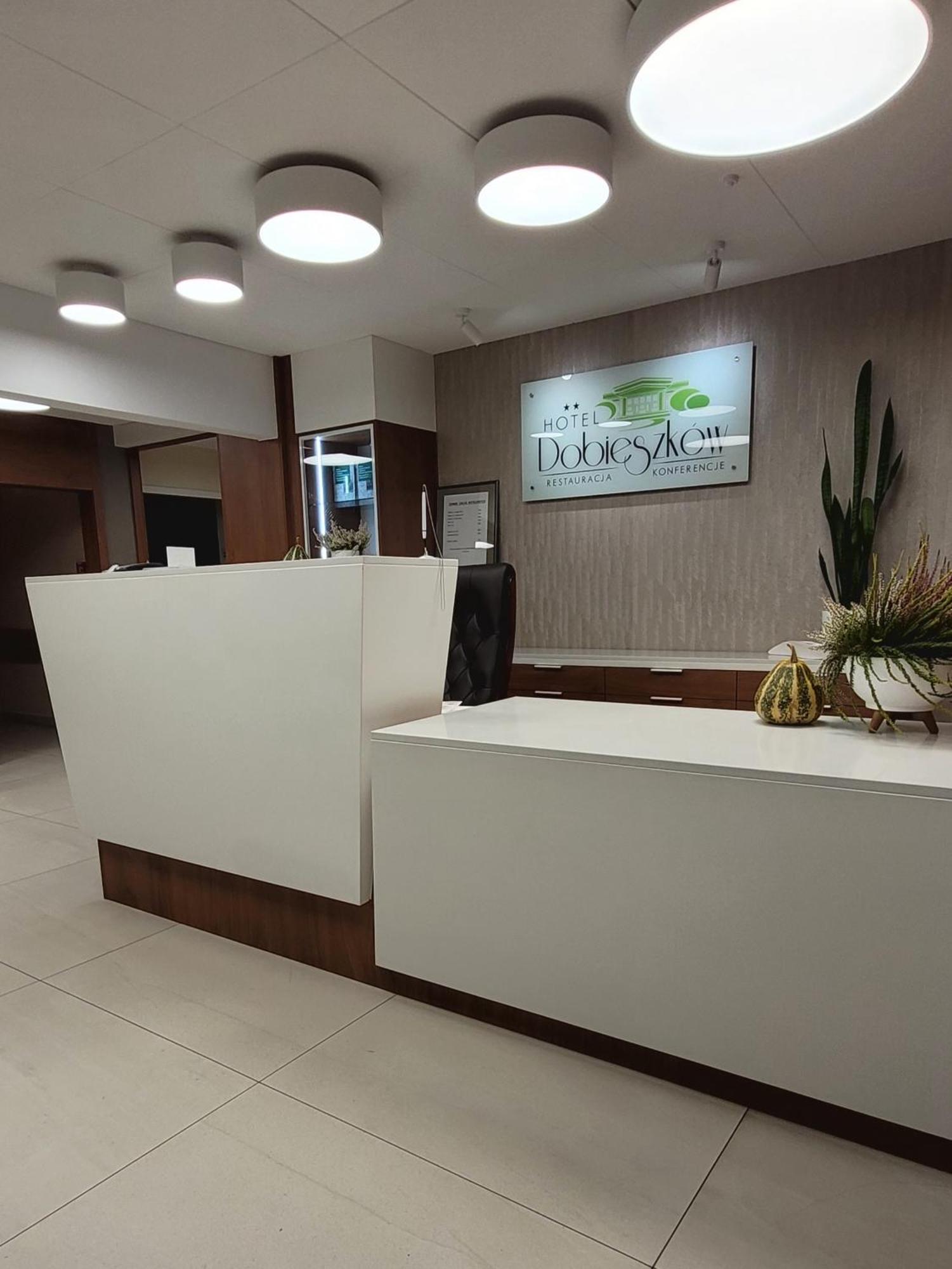 Hotel W Dobieszkowie Stryków Esterno foto
