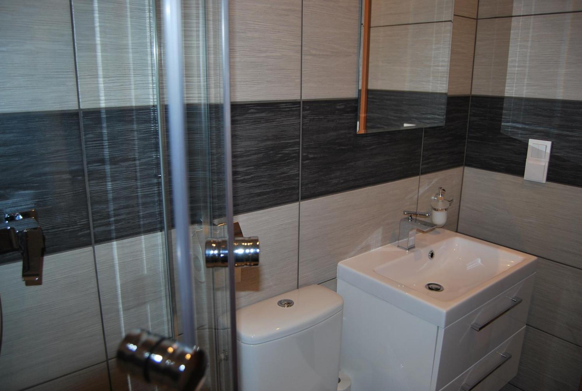 Hotel W Dobieszkowie Stryków Esterno foto