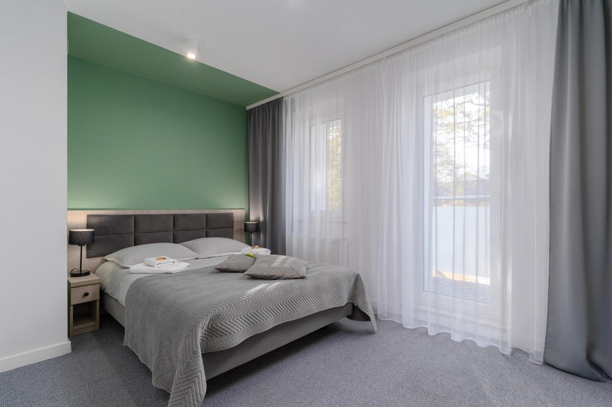 Hotel W Dobieszkowie Stryków Esterno foto