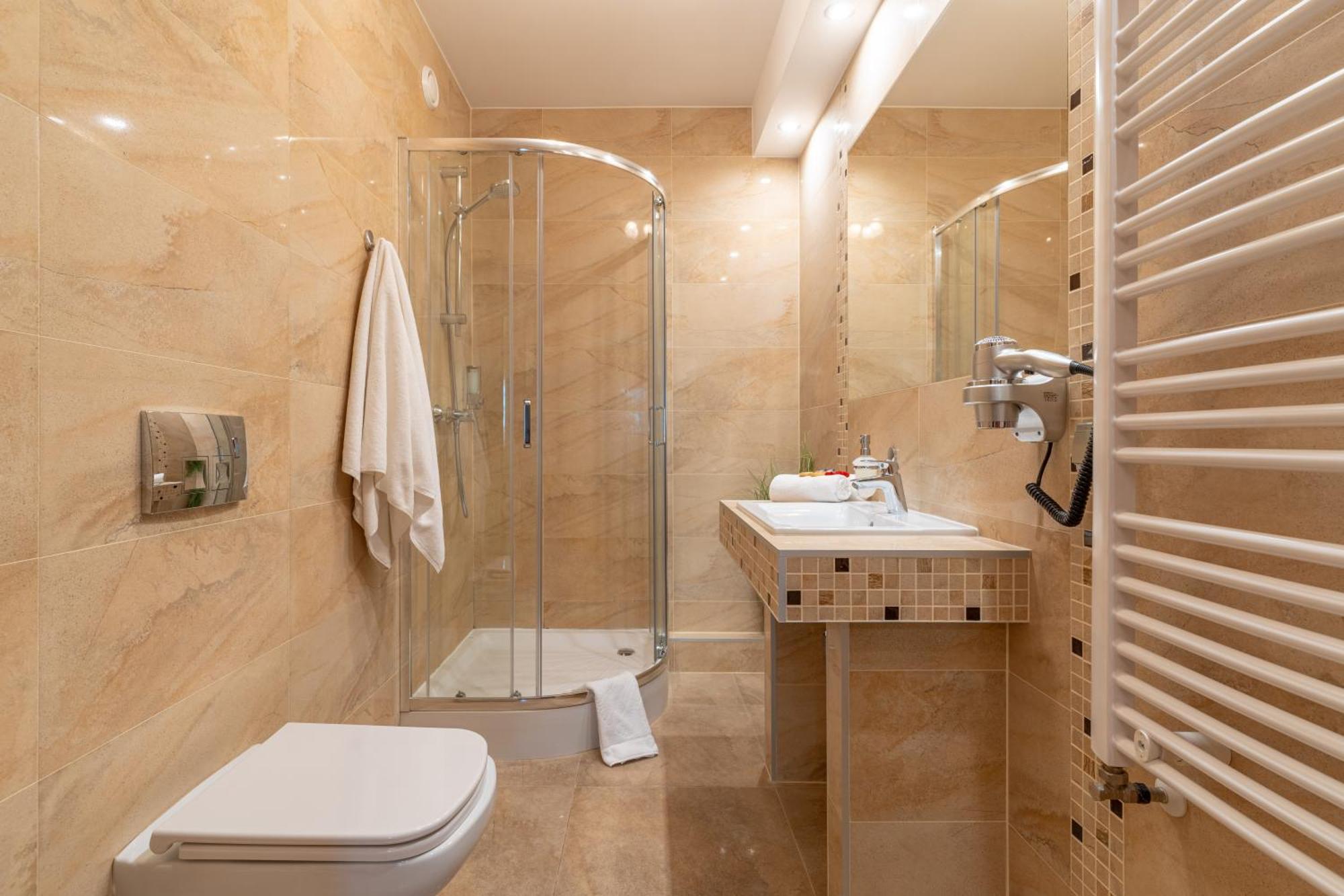 Hotel W Dobieszkowie Stryków Esterno foto